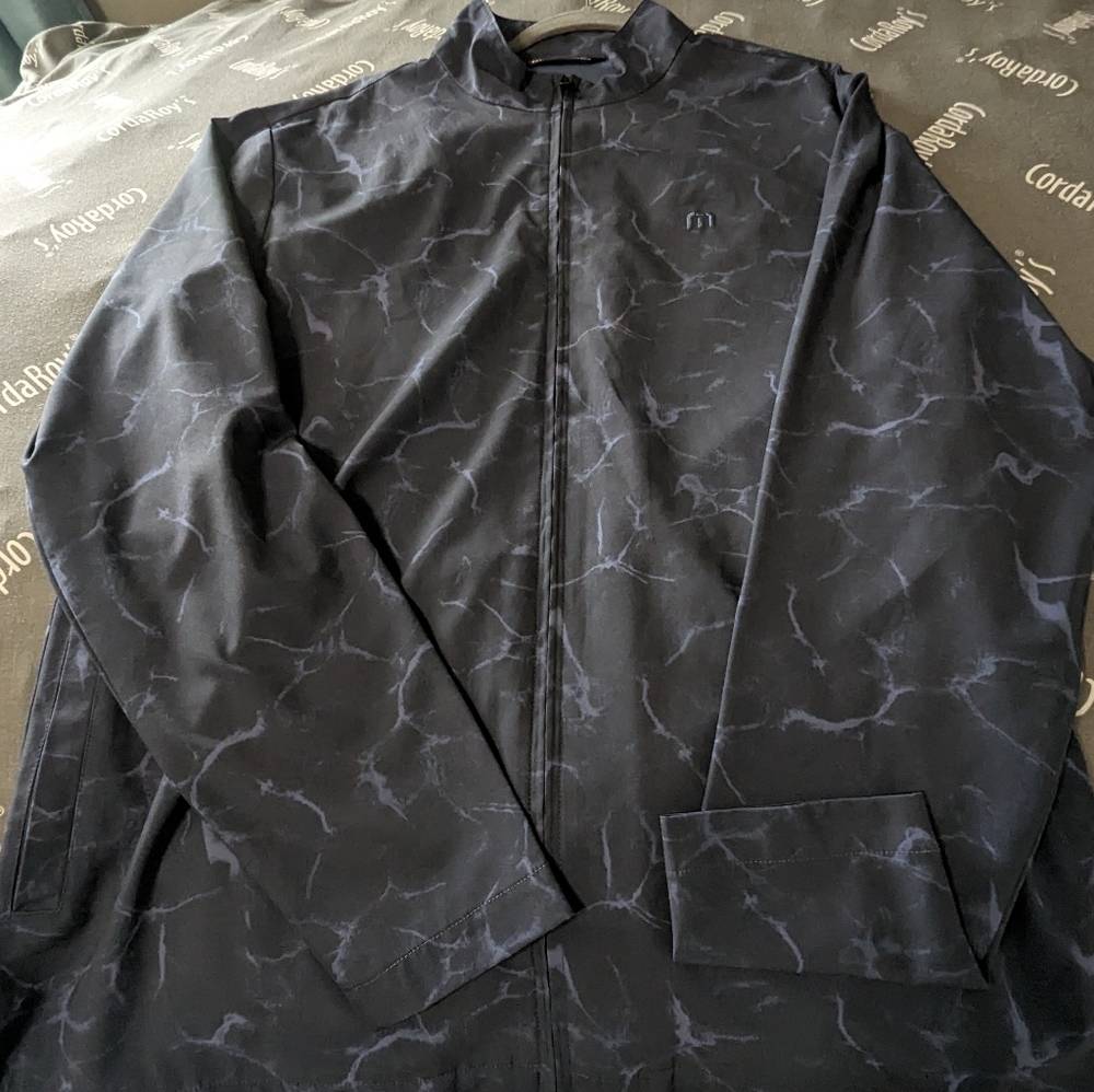 Travis Mathew zip up jacket